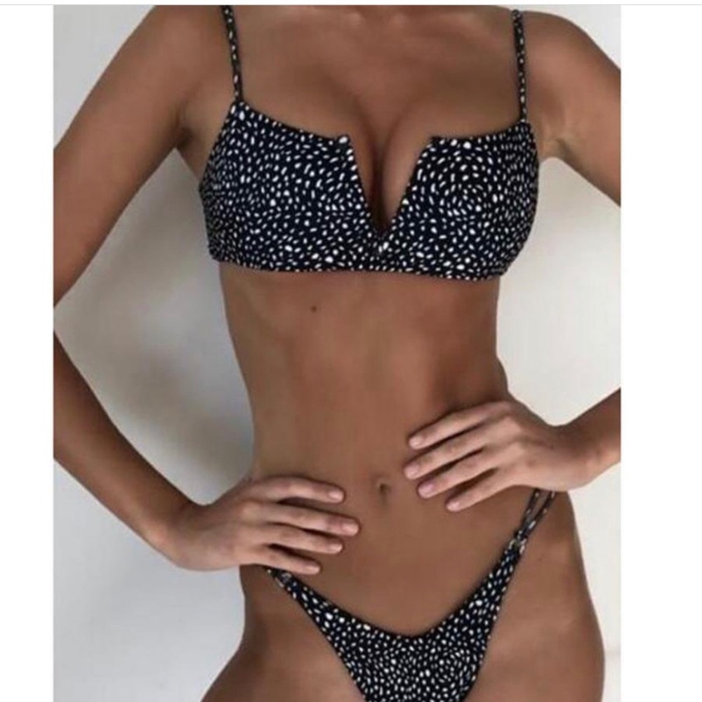 ❤️ Black and white dotted bikini